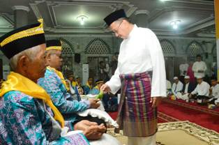 Wabup Inhil Lepas Keberangkatan 198 JCH Kloter 8 dan 9